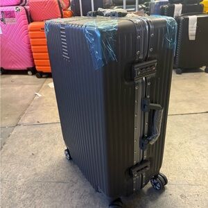 Aluminum frame gray Suitcase size 25